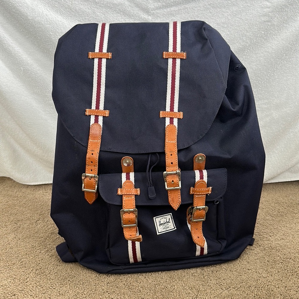 Navy Herschel Little America backpack